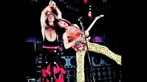 Van Halen: LIVE IN MONTREAL, Canada - Oct. 27, 1982 (3/4)
