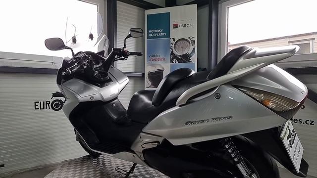 Honda FJS600 Silverwing, MY2001 смотреть онлайн