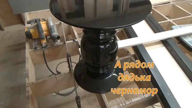 СТОЛ-РЕКА И СТОЛИК ГЛЯНЕЦ смотреть онлайн