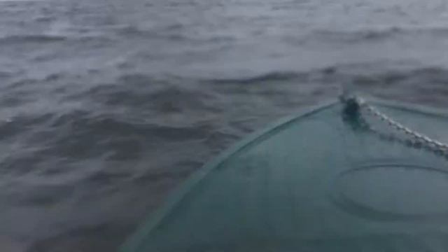 На казанке в Финском заливе, Балтийское море смотреть онлайн