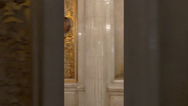 В Эрмитаже смотреть онлайн