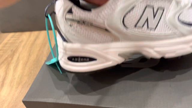 New Balance 530 смотреть онлайн