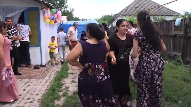 1 Цыганские крестины дома смотреть онлайн