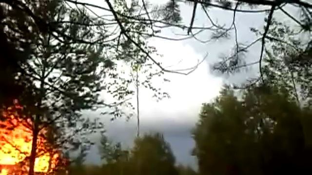 Горящий дом после удара молнией часть1 смотреть онлайн
