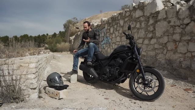 Honda Rebel 1100 | CMX1100 | Prueba y opinión смотреть онлайн