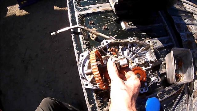 Tuto Honda GX690 Dépose Arbre à Cames Cassé смотреть онлайн