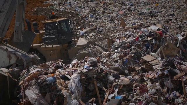 Smith County Landfill Extends Its Life with the Cat® 836K Compactor смотреть онлайн