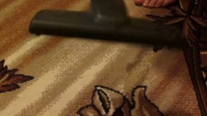 Как пропылесосить комнату / How to vacuum a room