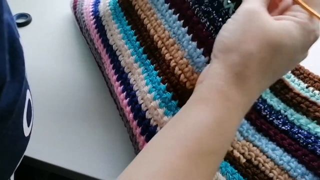 Новинка! Вязаная накидка на компьютерное кресло?Связано из остатков пряжи. Интересно? Смотри ролик! смотреть онлайн