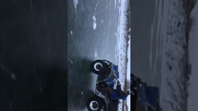 Самодельный квадроцикл из ваз 2110 на льду. смотреть онлайн