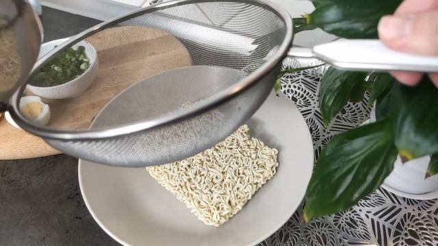Как приготовить рамен! Вкусный вариант приготовления лапши. смотреть онлайн