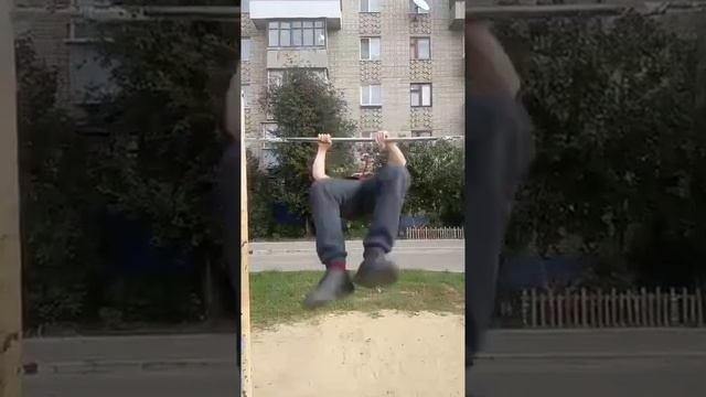 Классный трюк на перекладине! смотреть онлайн