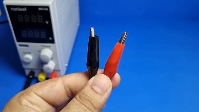 How To Make Adjustable Voltage Regulator Using 7805 смотреть онлайн