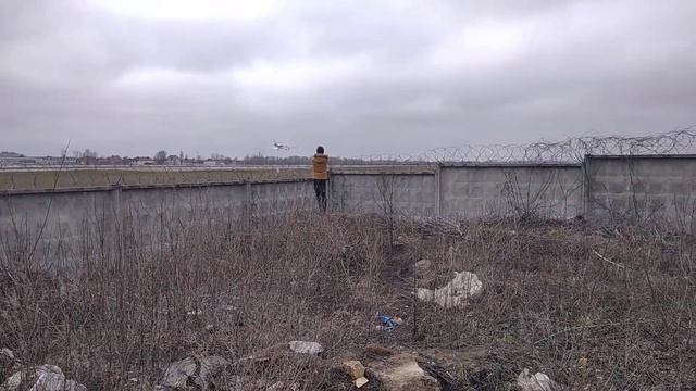 Приземление самолёта в аэропорт Жуляны смотреть онлайн