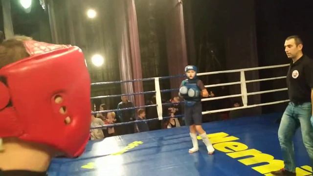 Куцолабский Макс,первые соревнования,красный угол,финальный бой. Кубок Винницкой обл. ISKA 2018 смотреть онлайн