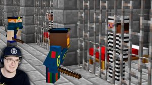 Сбегут ли 100 игроков из ТЮРЬМЫ в МАЙНКРАФТ? ► ФЫВ ФЫВ MineCraft | Реакция