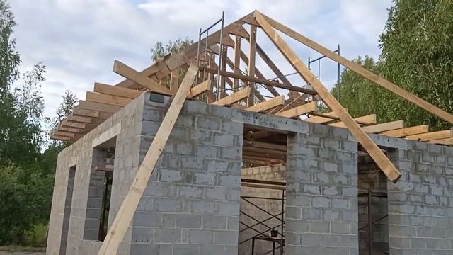 Любителям вальмовой кровли, посвящается.... Вальмовая кровля из ферм. смотреть онлайн