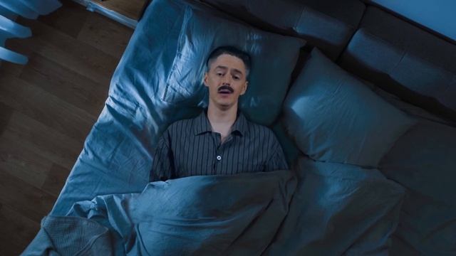 Учитель проспал 1 сентября - Танец живота на линейке - Порвал ухо ученику - Зарплата учителя 100 000 смотреть онлайн