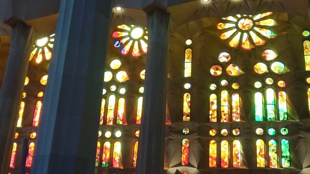 Barcelona und Kloster Montserrat смотреть онлайн