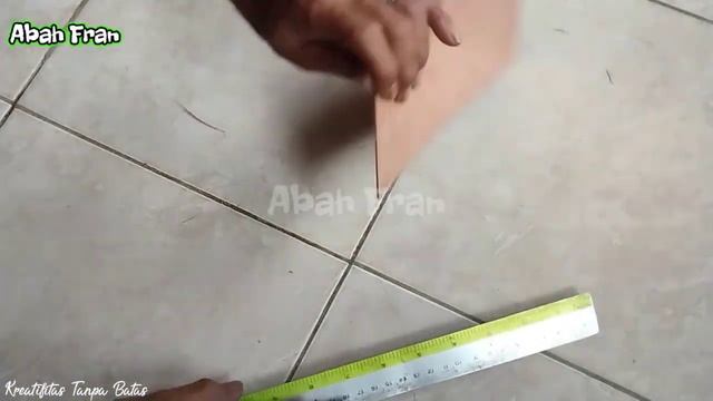 Vhf And Uhf Dipole Antenna смотреть онлайн