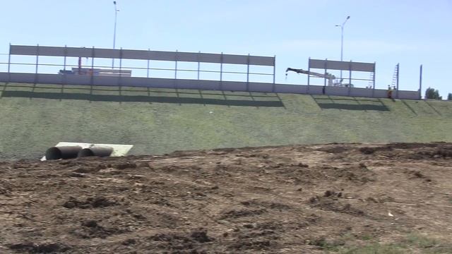 Автоподход Керчь.Откосы покрашены :)Идёт установка шумки-возле эстакады.