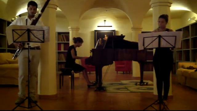 Francis Poulenc - Trio per oboe, fagotto e pianoforte (3/3) смотреть онлайн