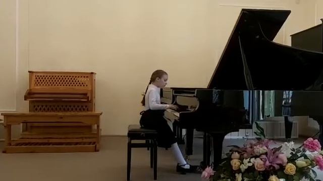 Сафронова Эльвира, 9 лет, П. И. Чайковский Игра в лошадки, П. И. Чайковский Мазурка смотреть онлайн