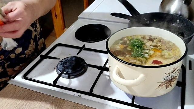 Оригинальный суп грибной с лапшой. смотреть онлайн