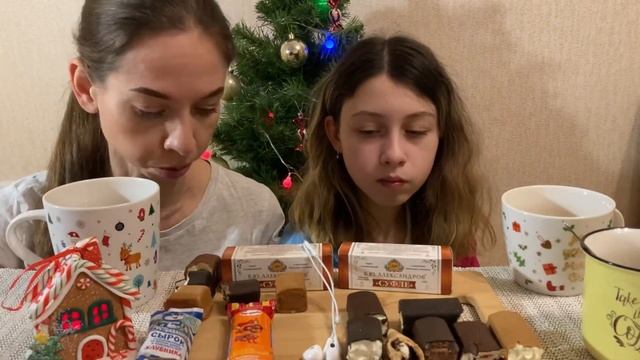 МУКБАНГ ГЛАЗИРОВАННЫЕ СЫРКИ/10 ФАКТОВ О НАС/MUKBANG GLAZEDCURD смотреть онлайн