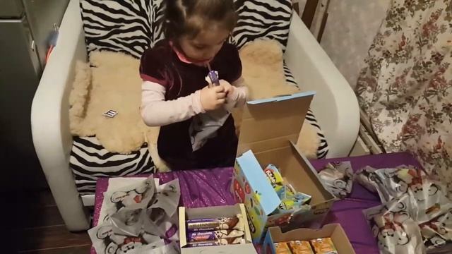 Подарки детям в Садик смотреть онлайн