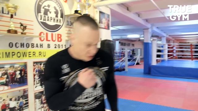 ТХЭКВОНДИСТ ПРОТИВ БОКСЕРА / Ноги против рук смотреть онлайн