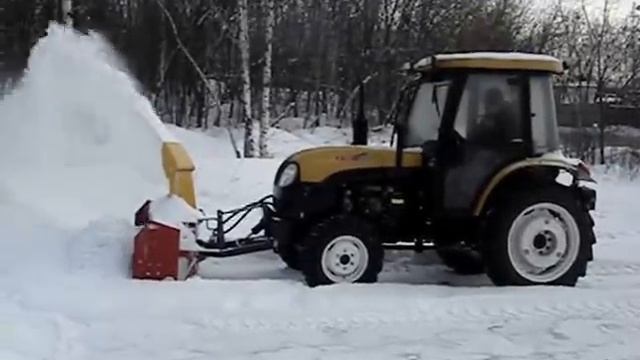 Шнекороторный снегоочиститель РХ-160 на тракторе YTO-404 смотреть онлайн