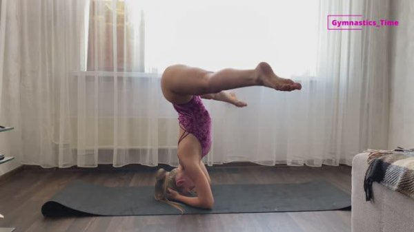 Acro stretch day I Be strong & flexible and balanced