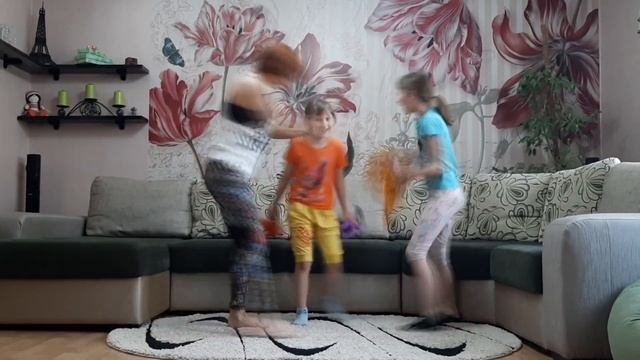 Как вы там? Карантино-поддерживающая песня смотреть онлайн