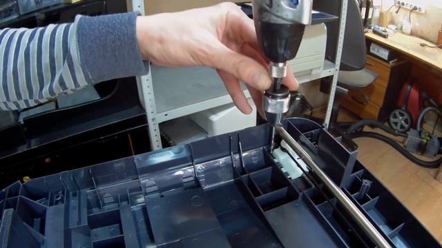 Черный лист с автоподатчика.Kyocera, типа M2535dn/FS-1135MFP/FS-1035/M2035/FS-1130/FS-1024 и т.п. смотреть онлайн