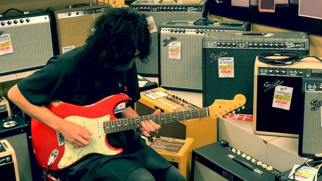 Fender Custom Shop Master Built Ron Thorn 1960 Stratocaster Relic / Candy Apple Red смотреть онлайн