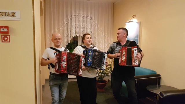 #ойприлужку #гармонист #играйгармонь #accordion #тундрдуо #народнаяпесня #русскаяпесня #лиябрагина смотреть онлайн