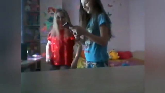 Пранк над Дашей. Поставила скрытую камеру и засняла ее танцы.