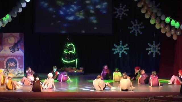 Народный коллектив эстрадного танца "ЭКСПРЕССИЯ" -"Новогодние игрушки" смотреть онлайн