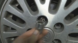 Как снять секретку с колеса.