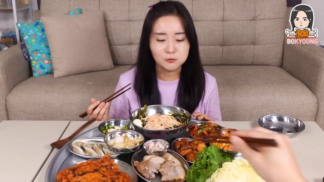 먹방 :) 맛있는 열무김치국수, 오징어 김치전, 보쌈과 불족발,만두. MUKBANG смотреть онлайн