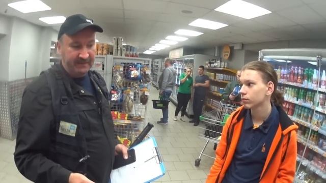 ДИКИЕ ПАРАШНИКИ КИДАЮТСЯ НА ПОКУПАТЕЛЕЙ / ПОКУПАТЕЛИ ПРОВОЦИРУЮТ? / ОФОРМИЛИ ПО ПОЛНОЙ смотреть онлайн