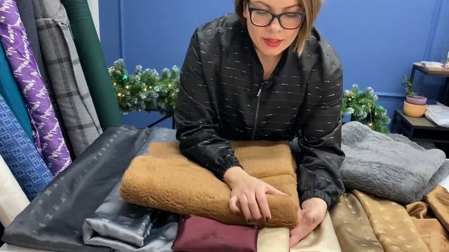 Новинки Max Mara в STUDIO LOSCUT. Подкладочные ткани. Какие цвета подобрать под мех Teddy Max Mara смотреть онлайн