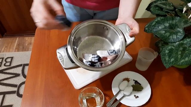 Скумбрия как КОНСЕРВА. Как дома приготовить скумбрию интересным способом. смотреть онлайн
