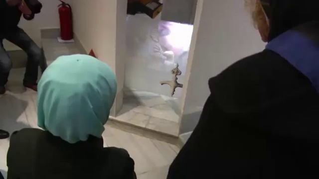 Emine Erdoğan, Çanakkale Seramik Müzesi’ni ziyaret etti смотреть онлайн