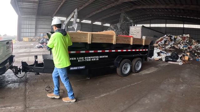 Headed to the dump. смотреть онлайн