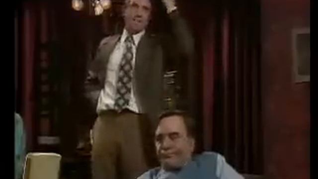 I Tell You It's Burt Reynolds (1977) Leonard Rossiter смотреть онлайн
