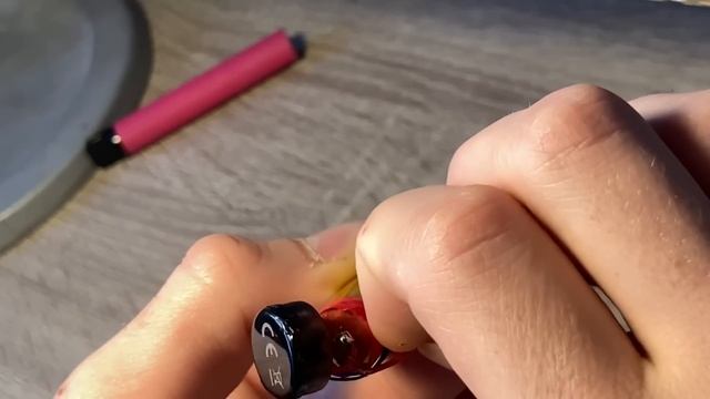 Jak naładować i zalać e-papierosa jednorazówkę смотреть онлайн