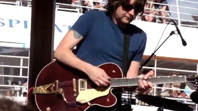 Alternate Routes - The Future's Nothing New смотреть онлайн