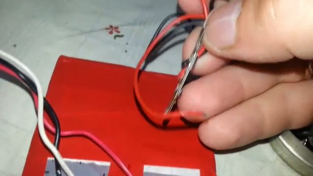 Ремонт портативного DVD проигрывателя BRAVIS Замена аккумуляторов смотреть онлайн